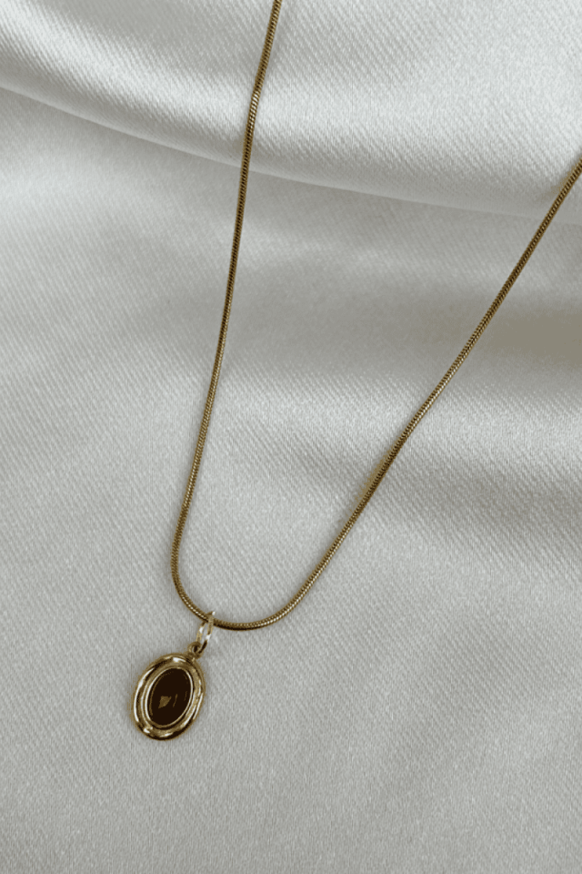 Kehribar Taş Minimal Model Kolye