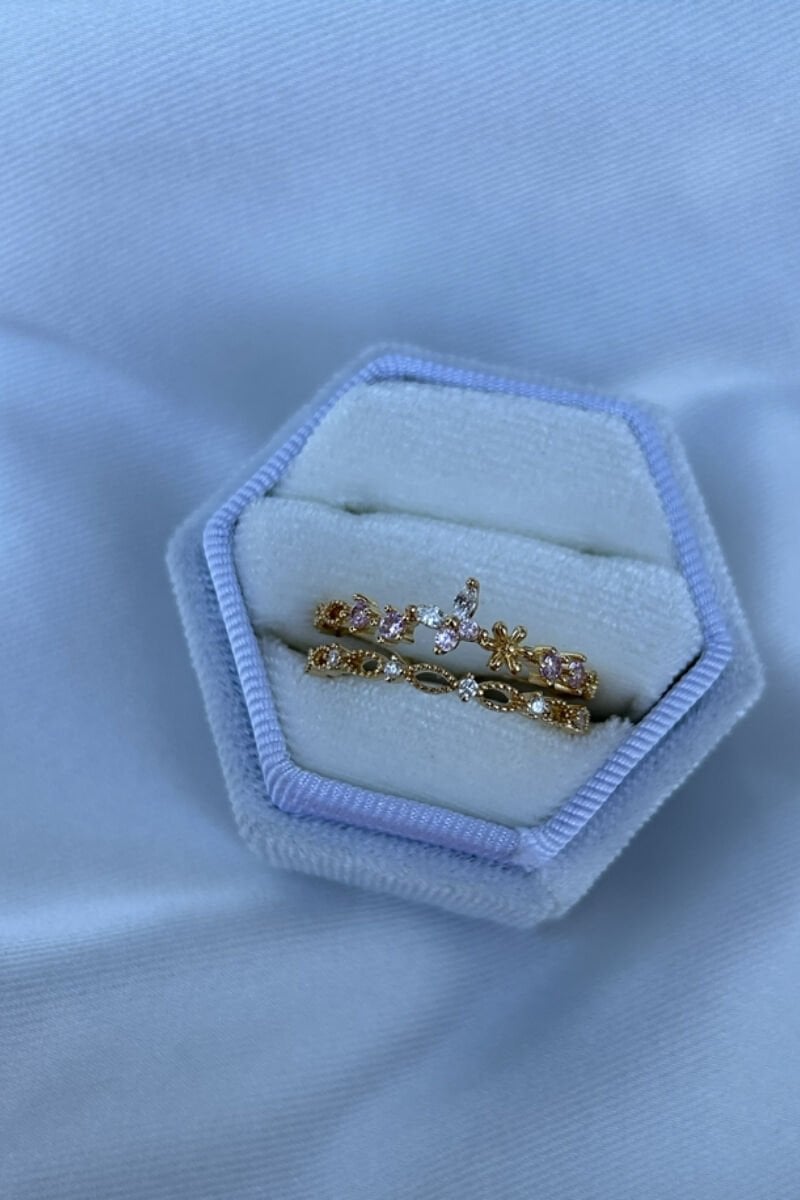 Pembe Taş Kelebek Detaylı İkili Görünüm Yüzük