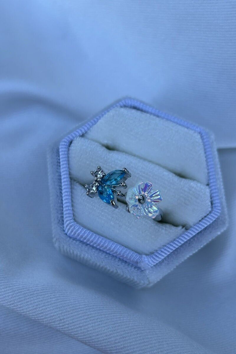 Manolya Çiçeği Mavi Taş Kelebek Detaylı Yüzük (silver)