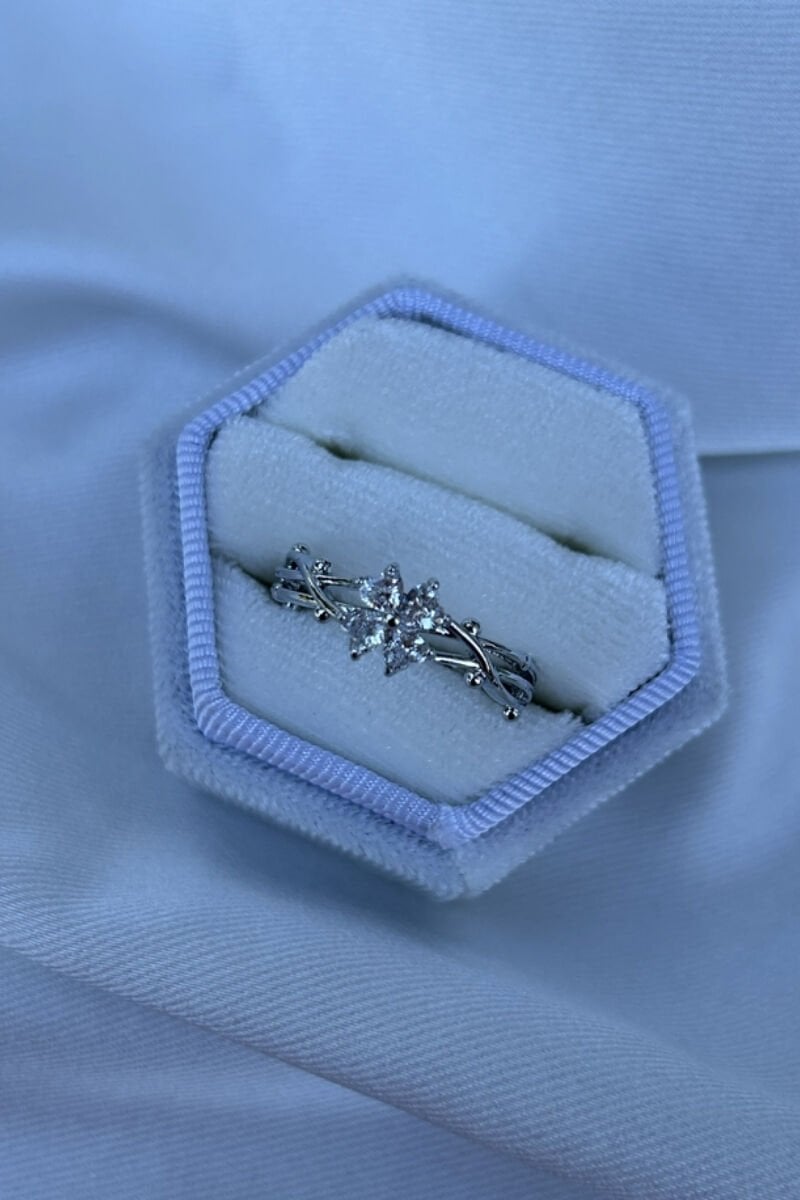 Kristal Taş Yonca Model Yüzük (silver)