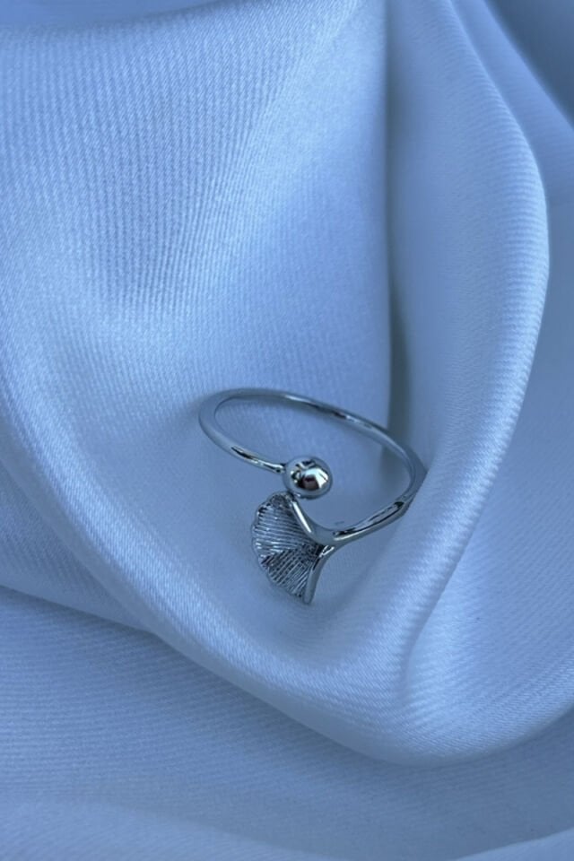 Ginkgo Yaprağı Yüzük (silver)