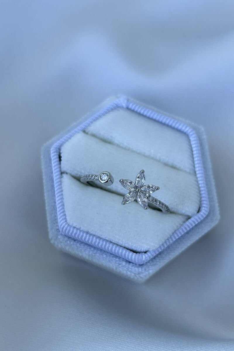 Kristal Çiçek Model Yüzük (silver)