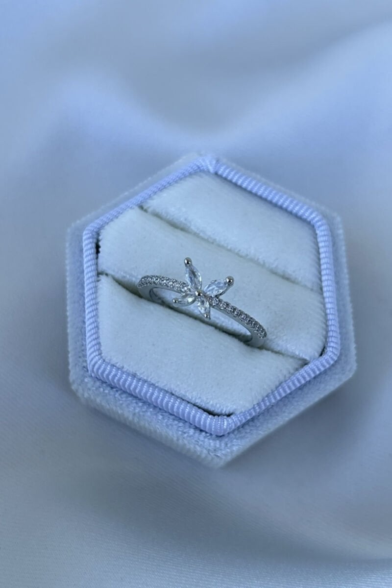 Kristal Taş Minimal Model Kelebek Yüzük (silver)