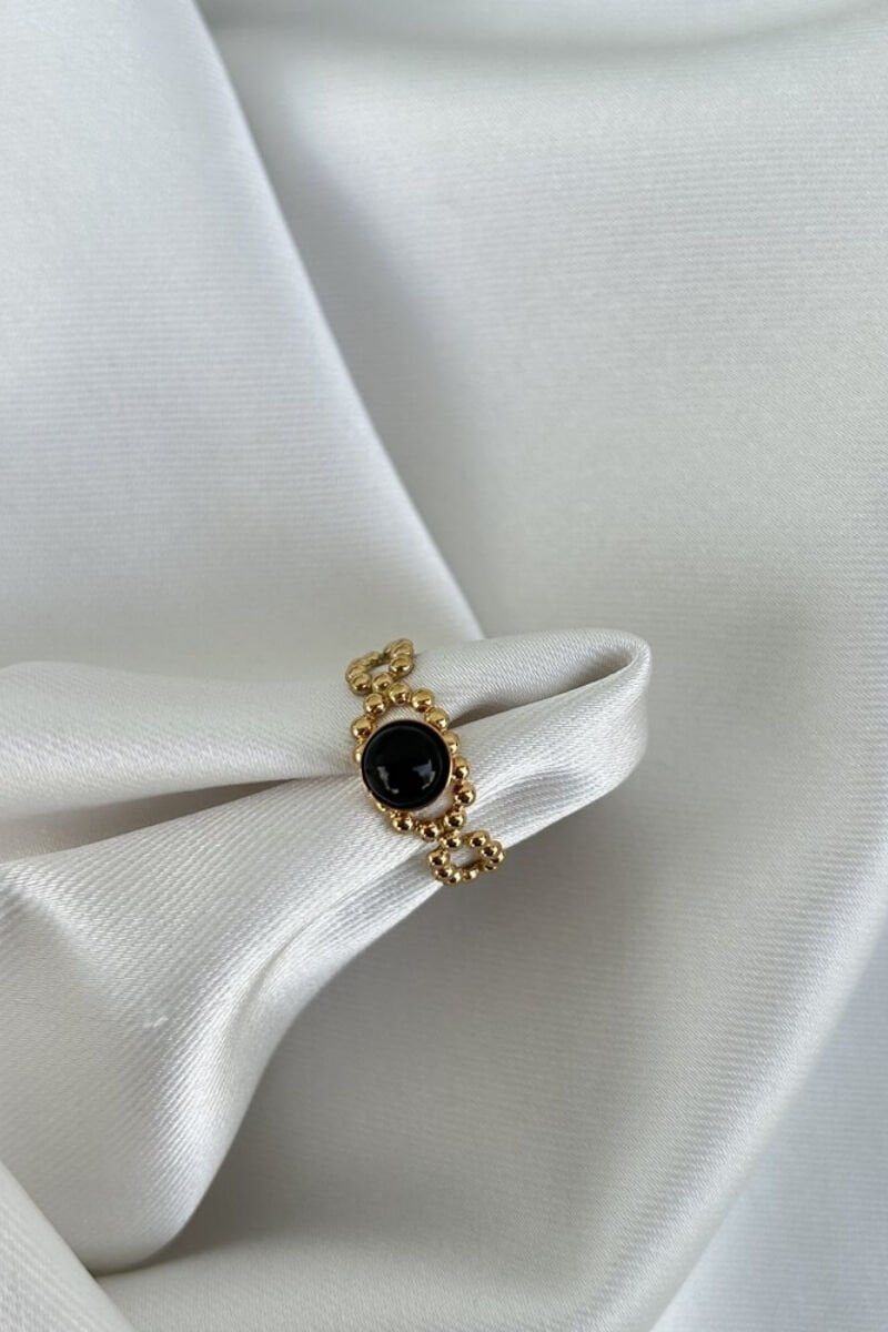 Siyah Taş Detaylı Tırtıklı Oval Model Yüzük