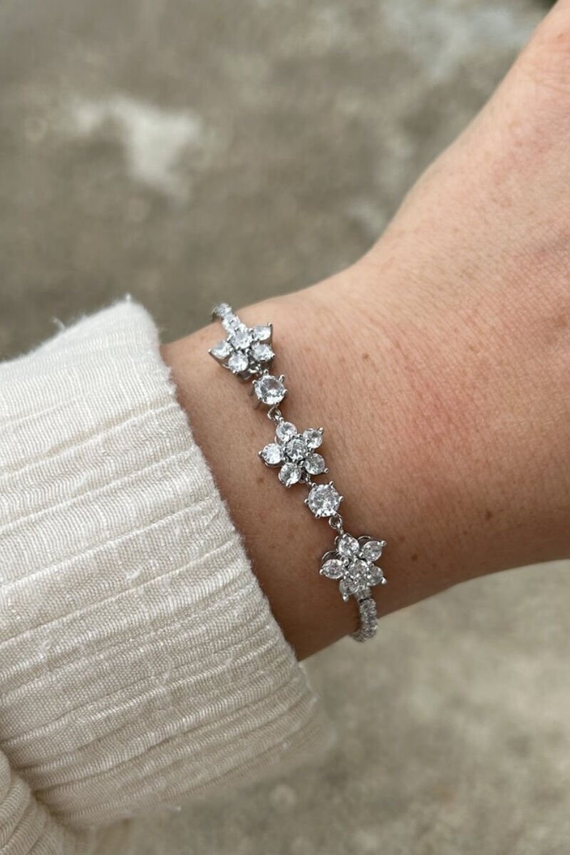 Kristal Taş Çiçek Model Tasarım Bileklik (silver)