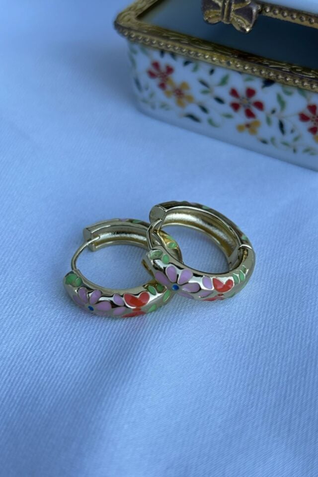 Renkli Çiçek Detaylı Gold Minimal Küpe