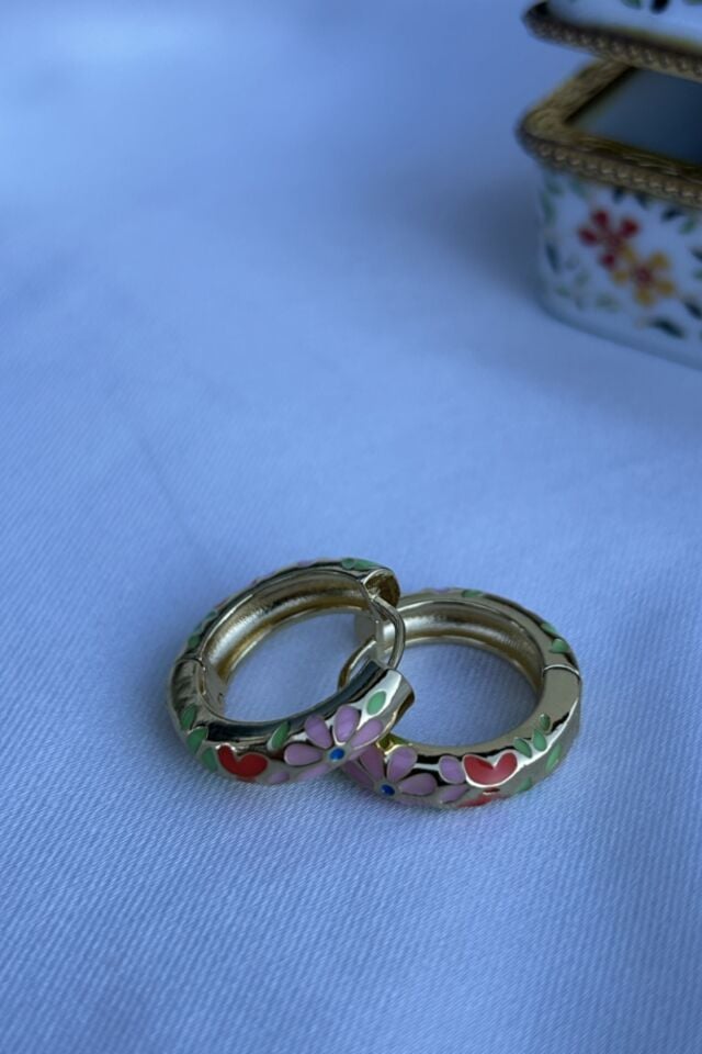 Renkli Çiçek Detaylı Gold Minimal Küpe