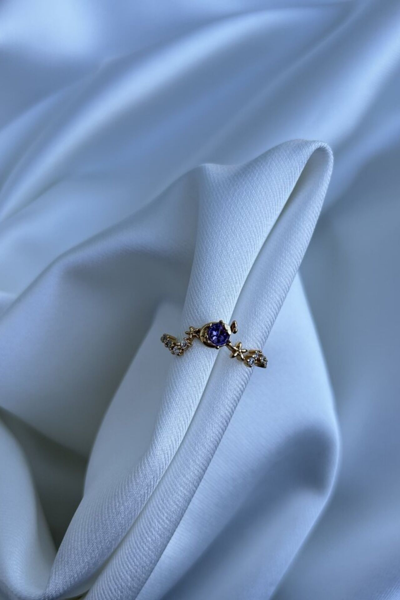 Mor Taşlı Tasarım Model Yüzük (gold)