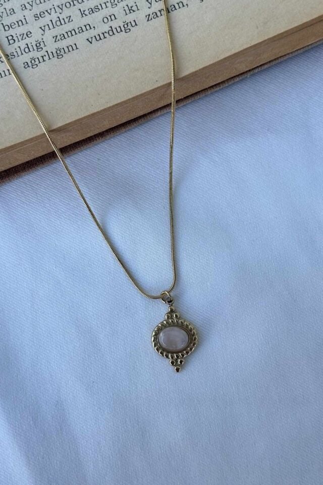 Pembe Taş Etnik Model Oval Kolye