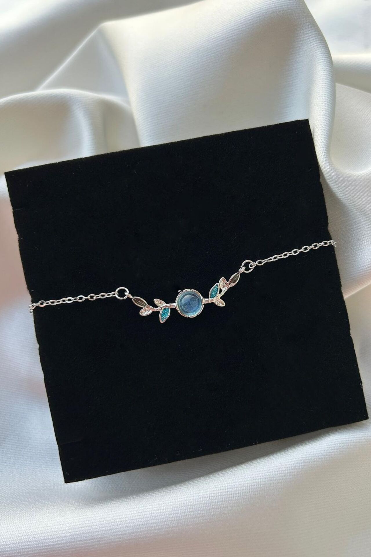 Çiçek Dalı Model Mavi Taş Detaylı Bileklik