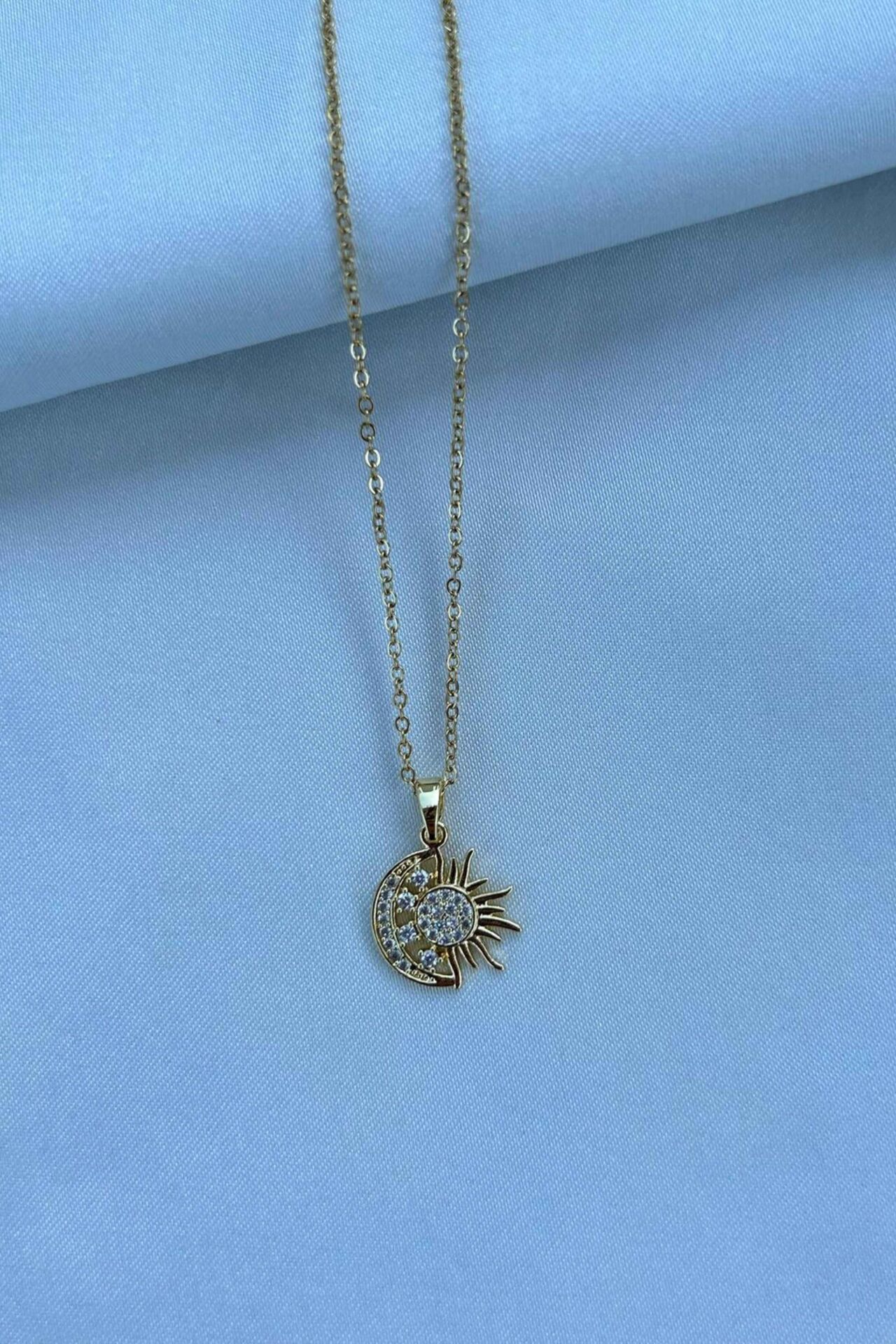Ay ve Güneş Detaylı Kolye (gold)