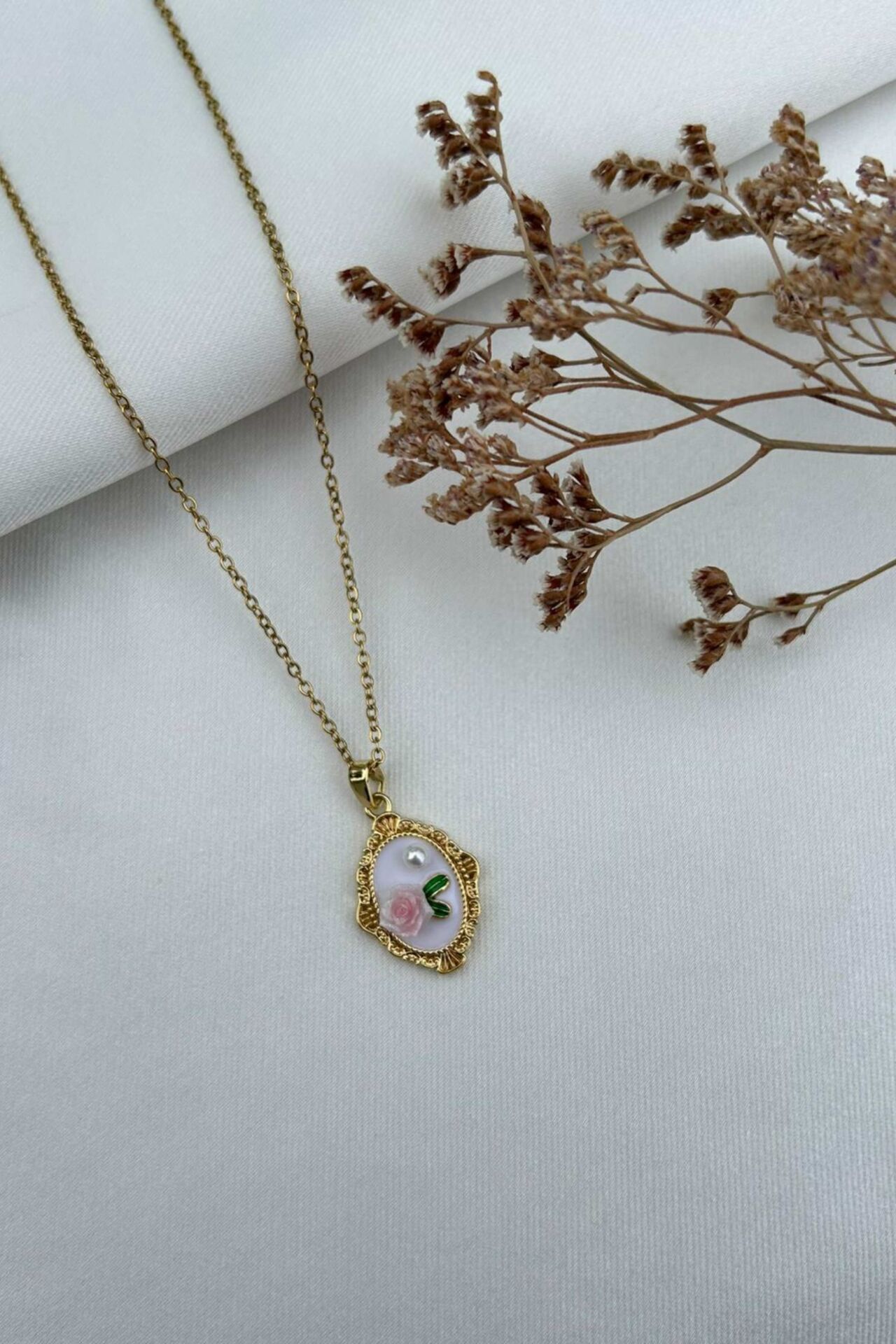 Pembe Gül Detaylı Sanat Kolye