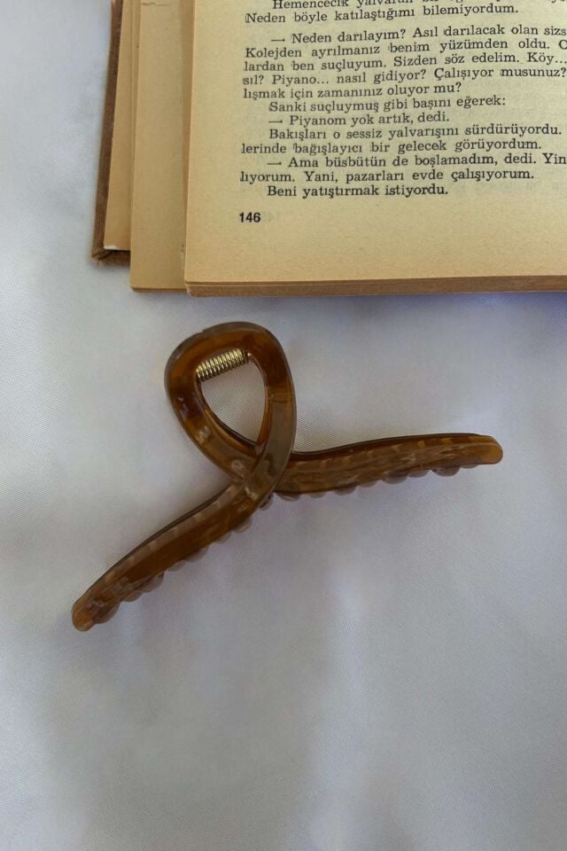 Kahverengi saç toka