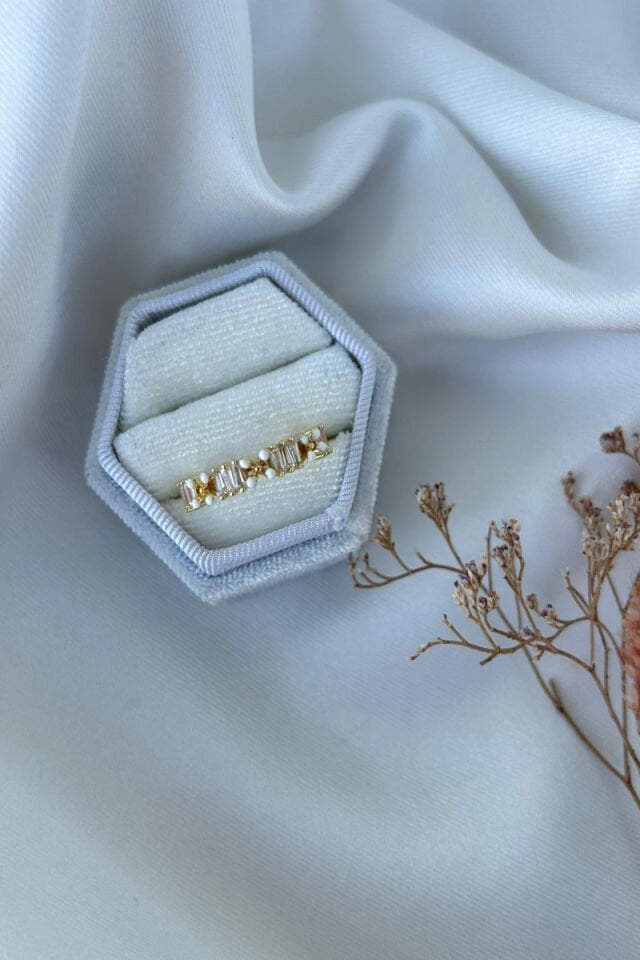 Zirkon Taşlı Geometrik Model Tasarım Yüzük