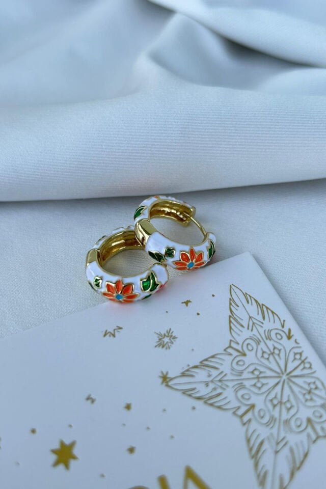 Turuncu Çiçek Detaylı Beyaz Halka küpe