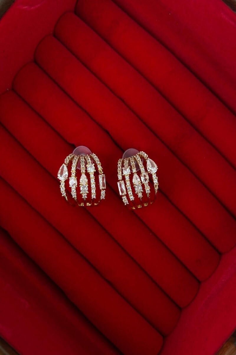 Altın Tonlu Çok Taşlı Küpe