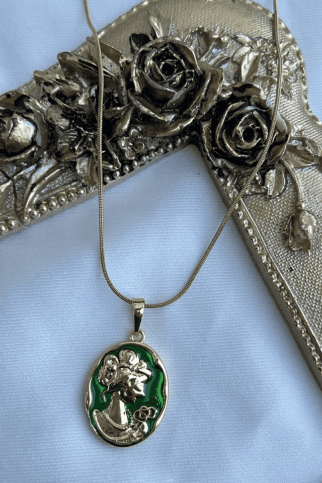 Yeşil Plaka Model Vintage Kolye