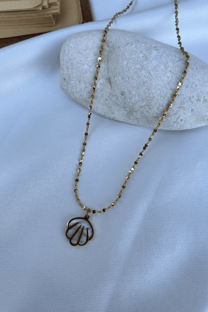 Parlak Taş İstiridye Model Kolye
