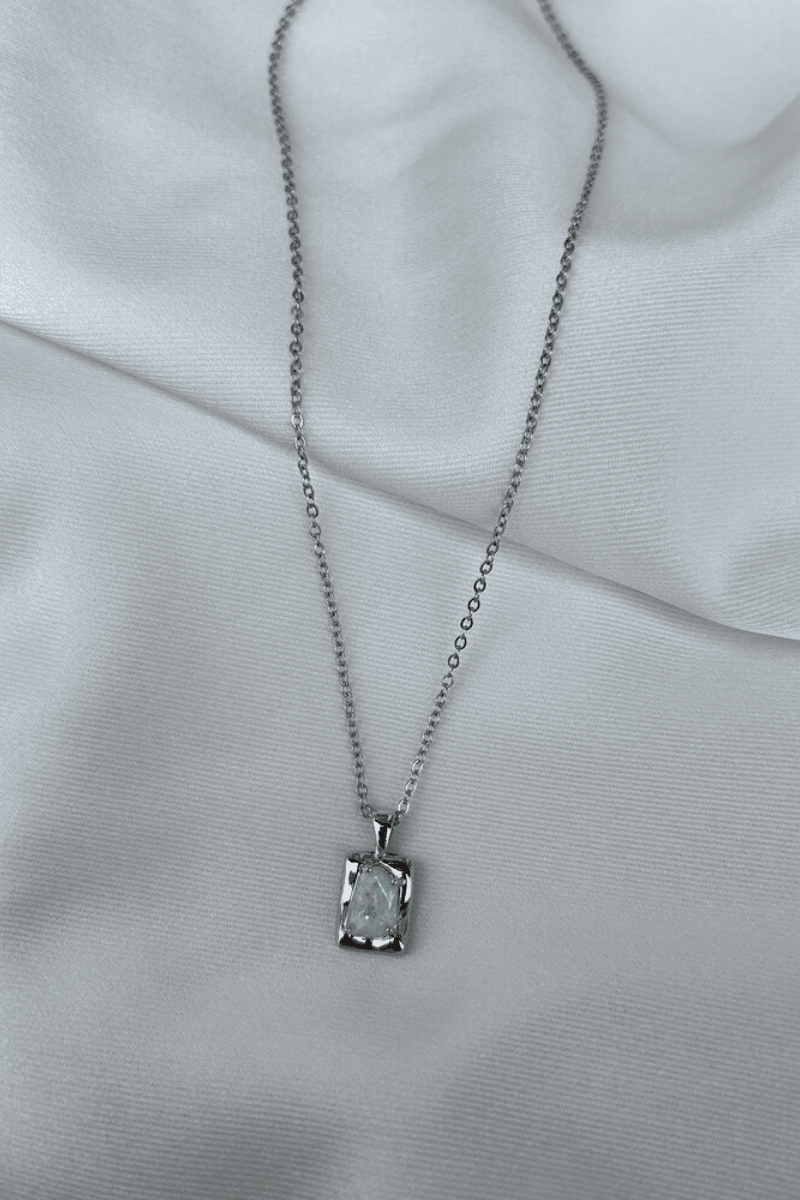 Sedefli Yansımalı Taş Model Kolye (silver)
