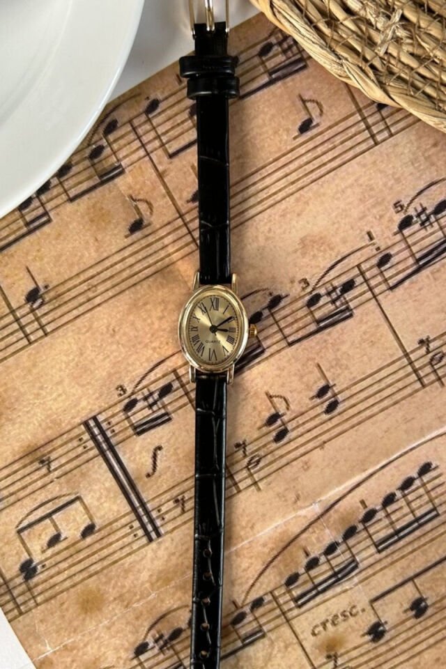 Siyah Kordon Vintage Saat