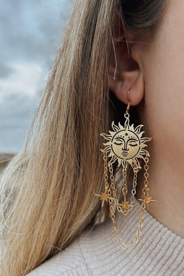 Büyük Sarkıntılı Güneş Küpe