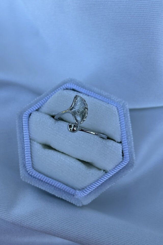 Ginkgo Yaprağı Yüzük (silver)