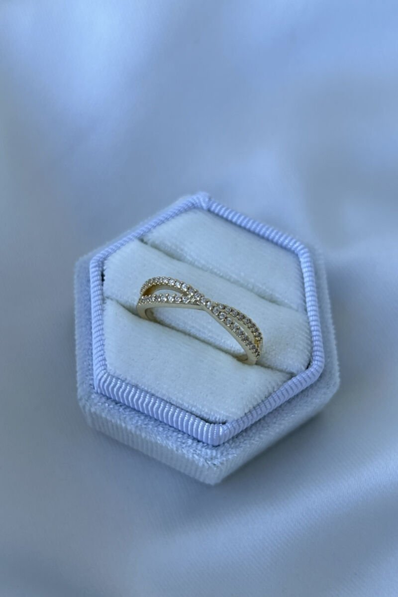 Çapraz Model Kristal Taş Tasarım Yüzük