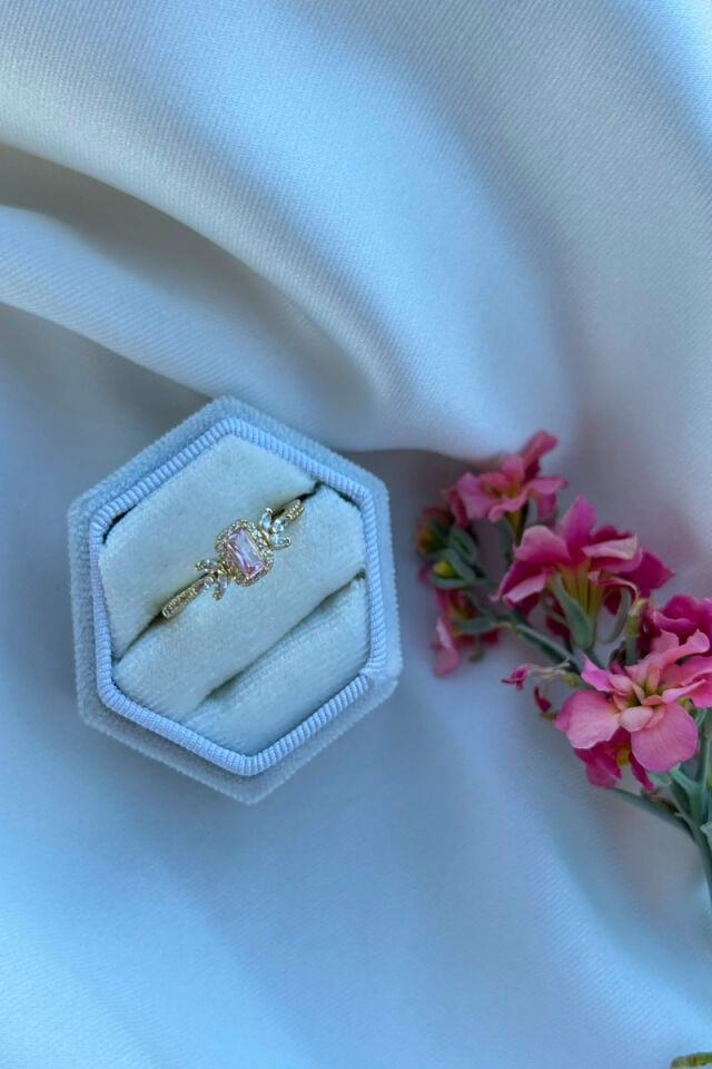Pembe Taş Baget Model Yüzük