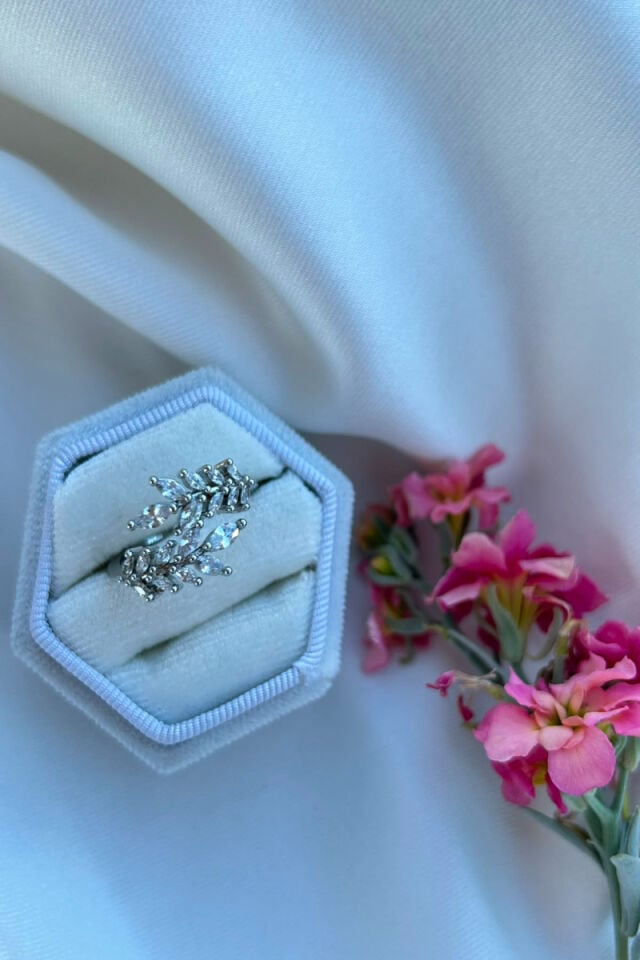 Kristal Taş Başak Model Yüzük(silver)