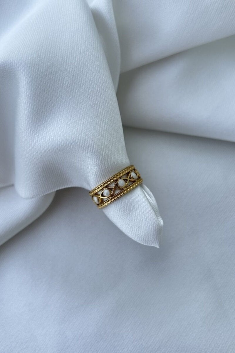 Beyaz Taş Detaylı Şerit Model Tasarım Yüzük