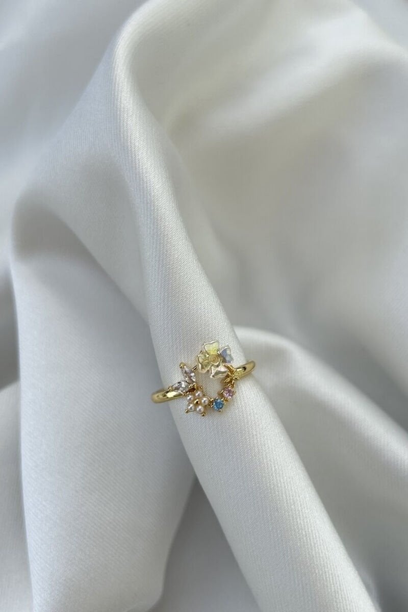 Manolya Çiçeği Detaylı Tasarım Yüzük