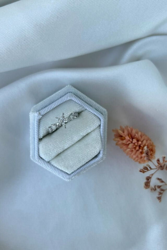 Minimal Çiçek Detaylı Tasarım Yüzük(silver)
