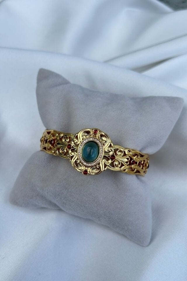 Büyük Taş Detaylı Tasarım Model Vintage Kelepçe