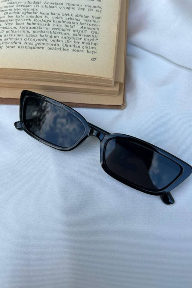 Köşeli Siyah Model Güneş Gözlüğü