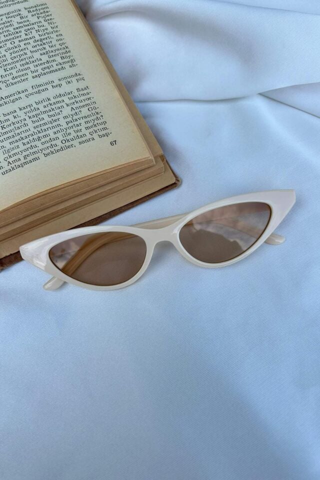 Vintage Kedi Gözü Model Krem Rengi Gözlük