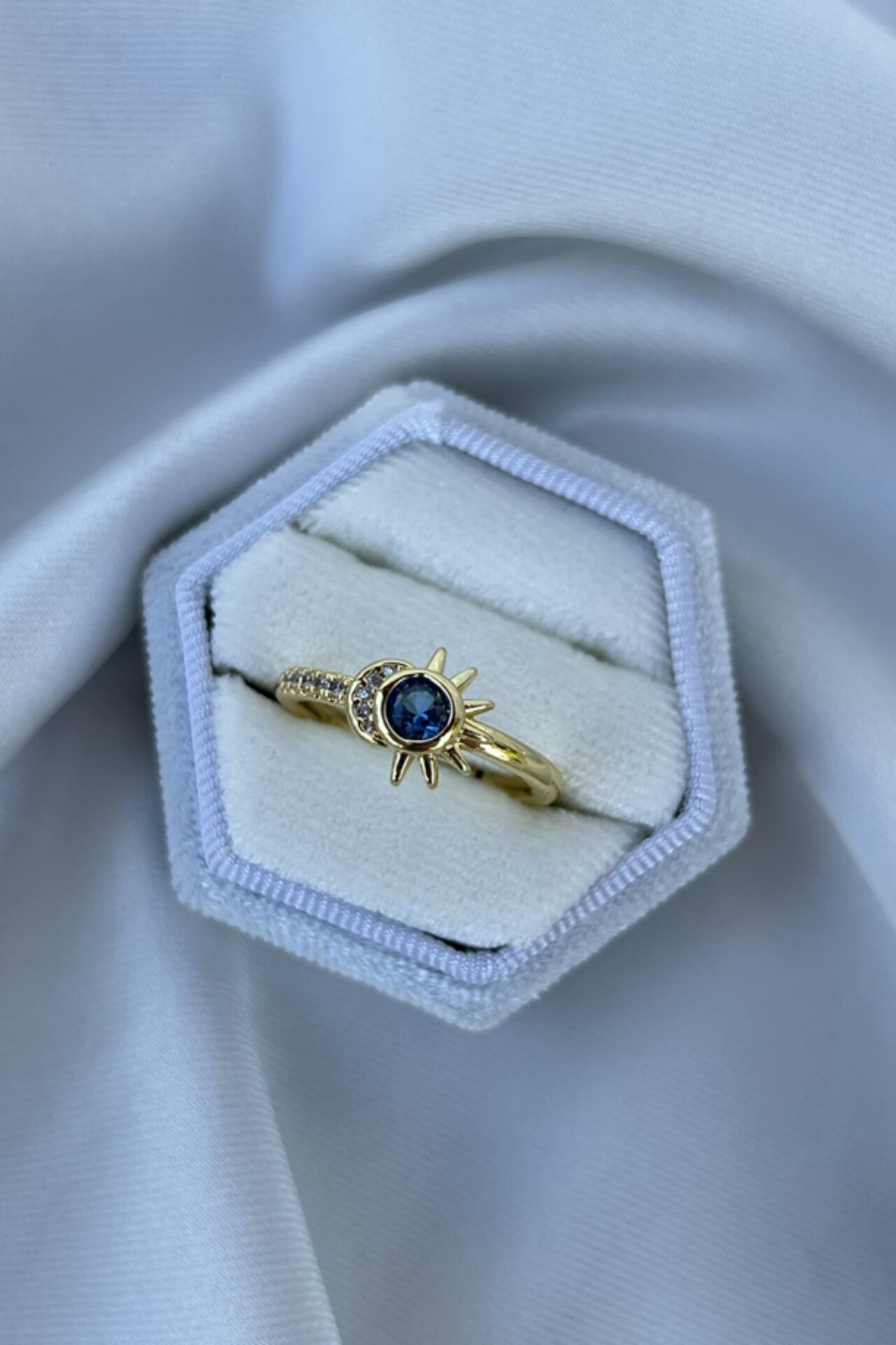 Mavi Taş Detaylı Ay ve Güneş Tasarım Yüzük