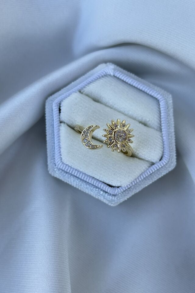 Kristal Taş Detaylı Ay ve Güneş Tasarım Yüzük
