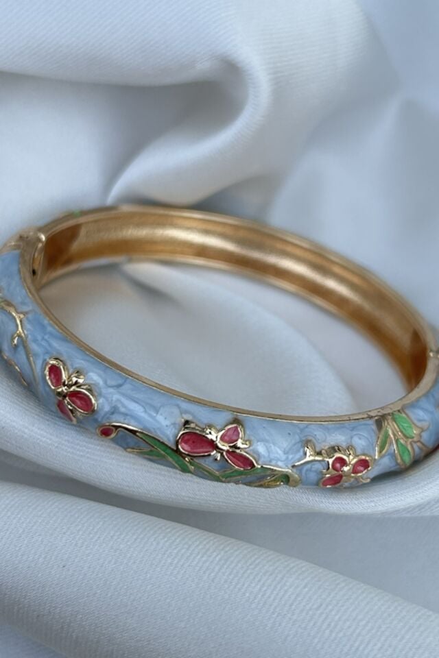 Pembe Çiçek Detaylı Mavi Mineli Bileklik