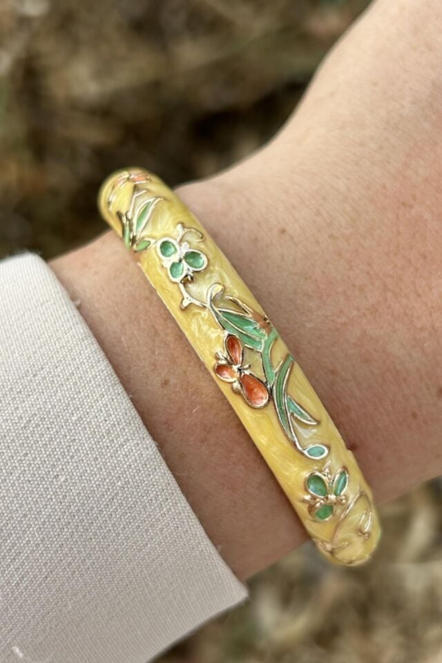 Yeşil Çiçek Detaylı Sarı Mineli Bileklik