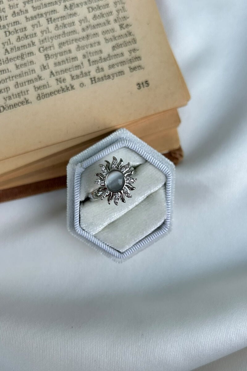 Güneş Model Kristal Taş Dönen Yüzük(silver)