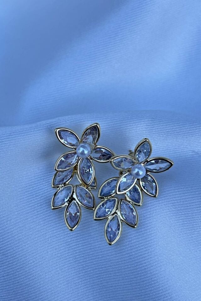 İnci Detaylı Kristal Sarkıntılı Çiçek Küpe