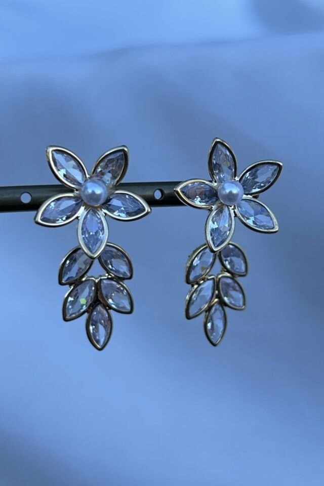 İnci Detaylı Kristal Sarkıntılı Çiçek Küpe
