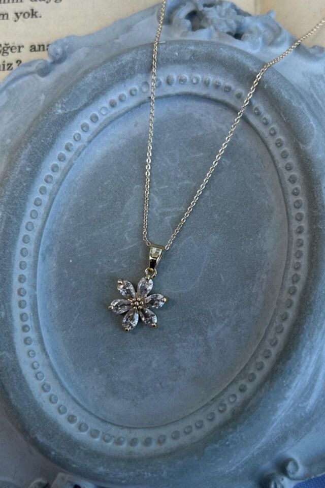 Lotus Çiçeği Kolye