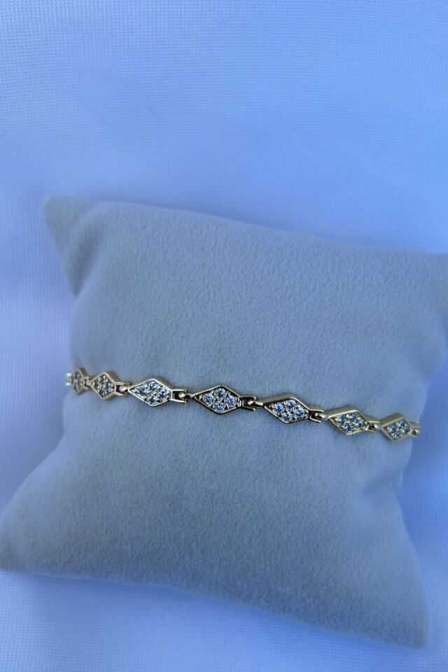 Kristal Taş Üçgen Model Bileklik