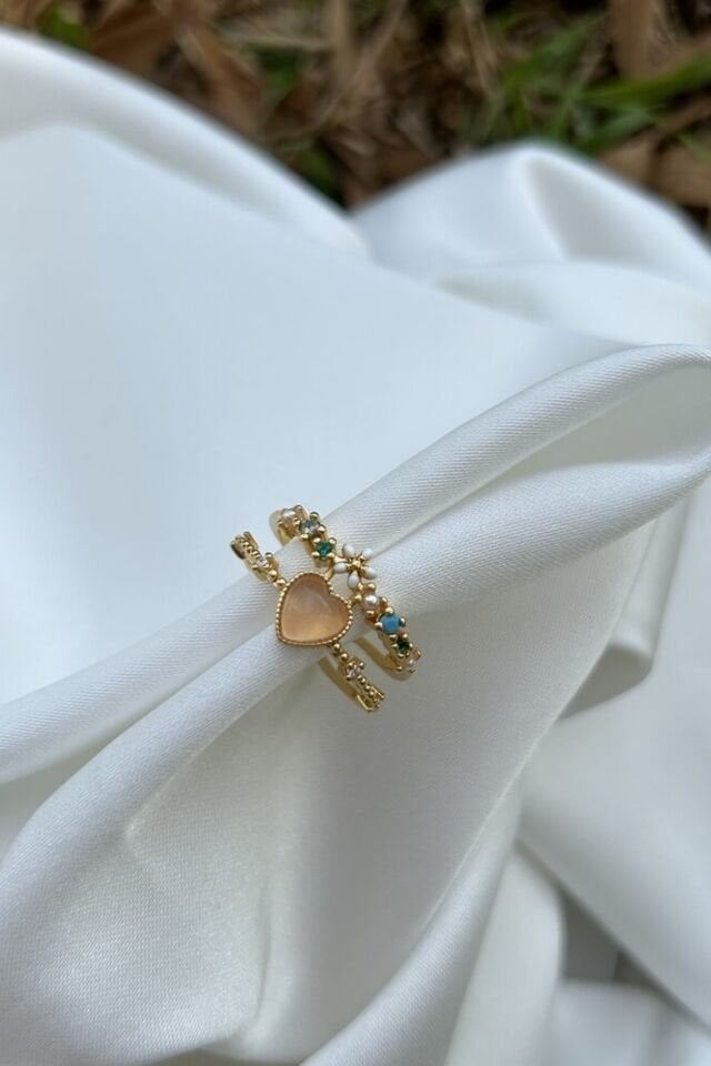 Kalp Detaylı Çok Taşlı Yüzük