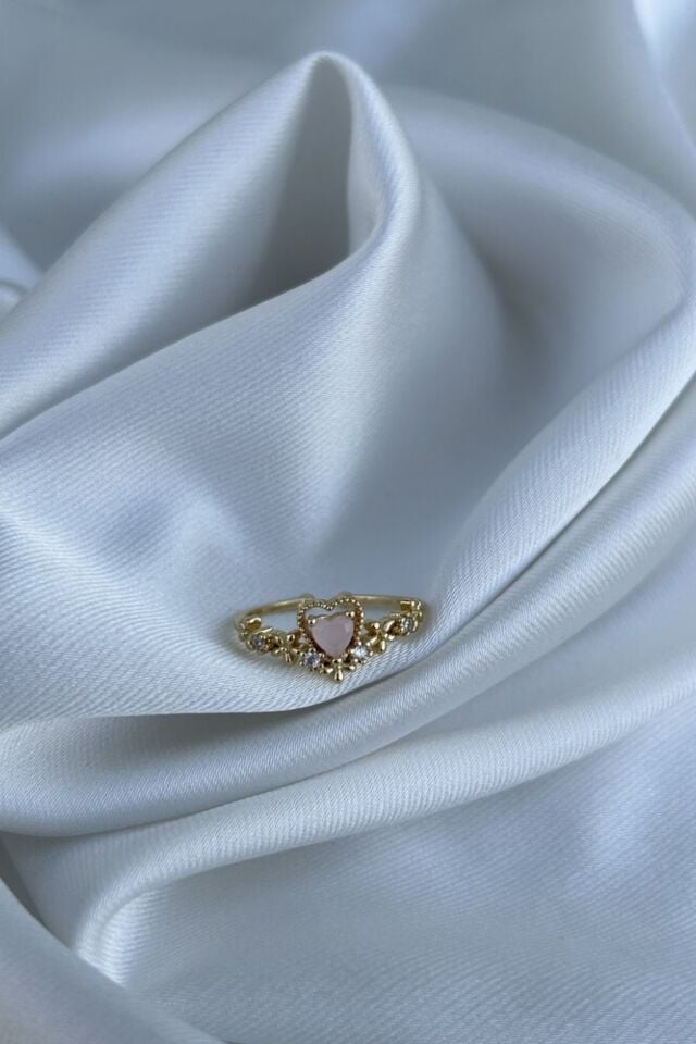 Pembe Kalp Detaylı Tasarım Yüzük