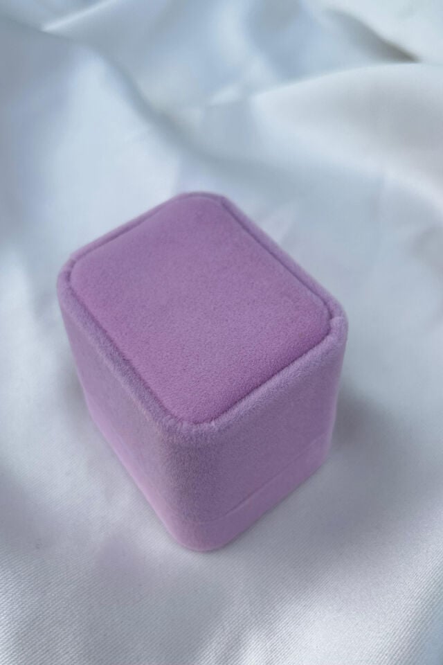 Pembe Kadife Yüzük Kutusu
