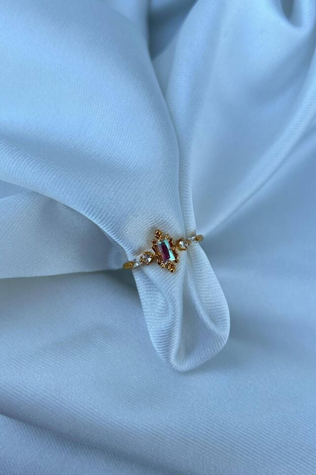 Prenses Model Parlak Taş Tasarım Yüzük