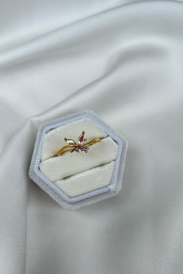 Sedefli Taş Kelebek Model Yüzük