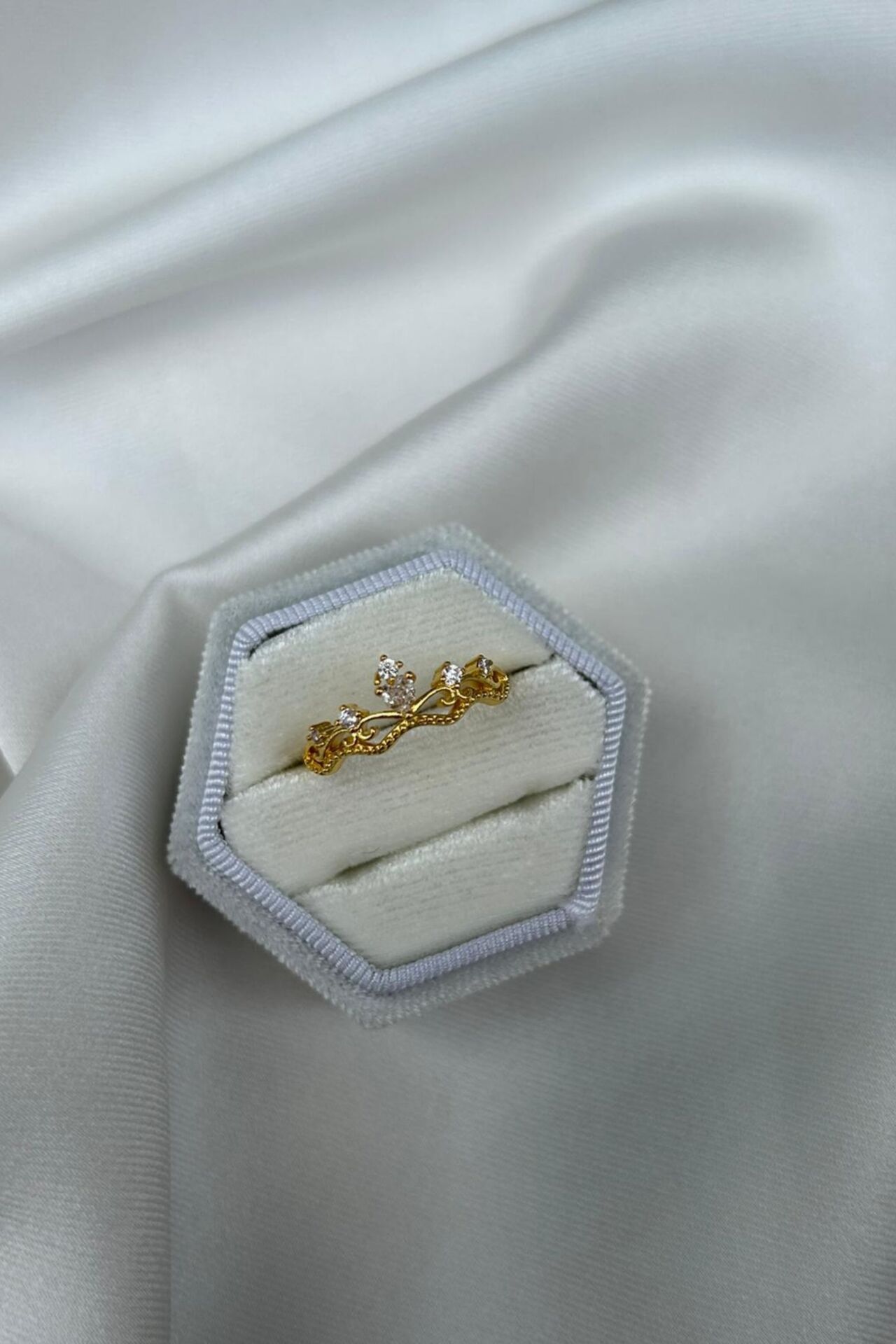 Kristal Taş Minimal Model Tasarım Yüzük